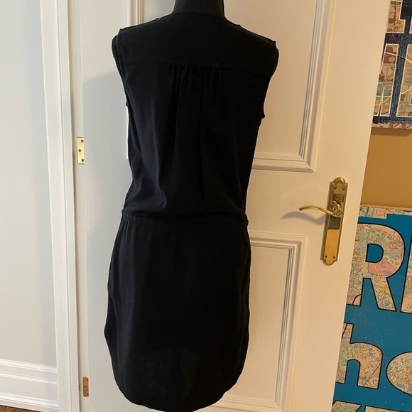 Roots sleeveless black summer dress with tie at waist. - Picture 3 of 5